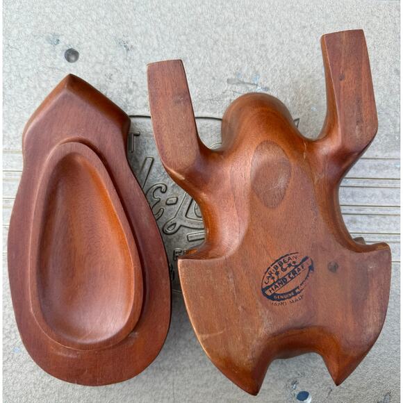 Hand crafted mahogany frog shaped wood box - Picture 8 of 12